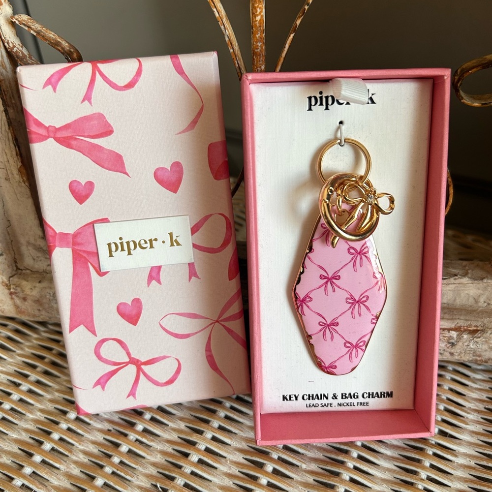 Piper K Pink Bow Motel Key Keychain & Bag Charm